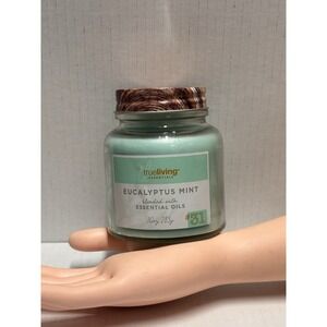 Eaucalyptus Mint blended with essential oils 10 oz candle True Living Essentials